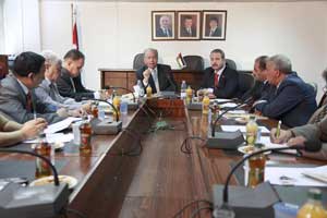 القاضي: الحكومة تقف على مسافة واحدة من جميع المرشحين ولا مصلحة لها في دعم أي منهم