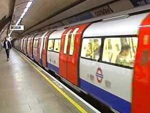 اضراب عمال مترو الانفاق في لندن يصيب المدينة بالشلل