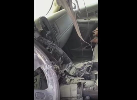 بالفيديو: شاحن هاتف محمول يحرق سيارة في السعودية