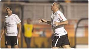 رونالدو يقود كورنثيانز لفوز كبير