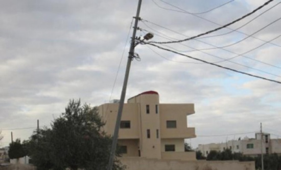 قطع التيار الكهربائي عن مناطق في المزار الجنوبي قطع التيار الكهربائي عن مناطق في المزار الجنوبي