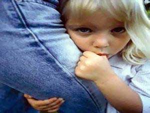 كيف يتخلص طفلك من الخجل ؟ 