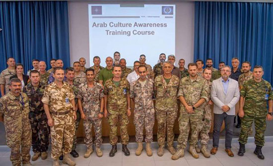 دورة لمعهد تدريب عمليات السلام العسكري في الناتو