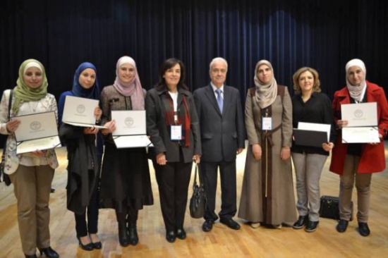 الأردنية تفوز بخمسة مراكز في مسابقات "الأبحاث الصيدلانية" الأردنية تفوز بخمسة مراكز في مسابقات "الأبحاث الصيدلانية"