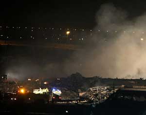 الإمارات تبحث صلة القاعدة بتفجير طائرة دبي