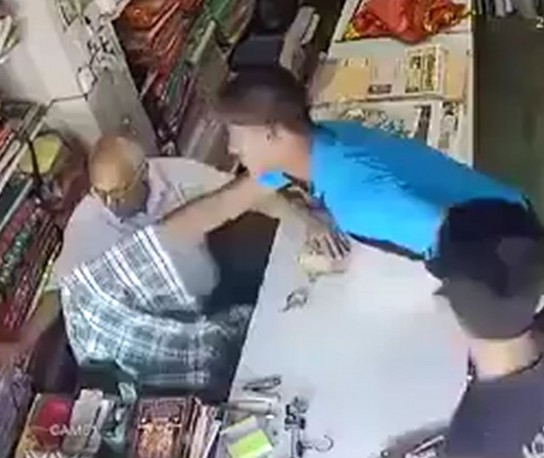 بالفيديو ـ أسرع وأغرب طريقة للسرقة !!