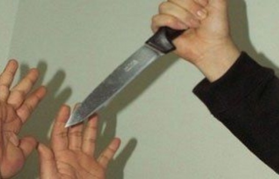 حادثة بشعة .. أب يذبح طفليه وزوجته والسبب اليم جدا! حادثة بشعة .. أب يذبح طفليه وزوجته والسبب اليم جدا!