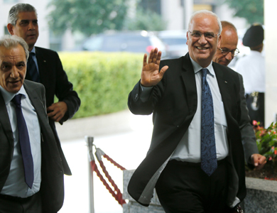 محادثات “بناءة” بين كيري ومسؤولين فلسطينيين في واشنطن