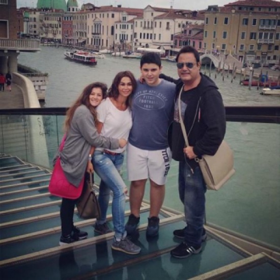 بالصورة: عاصي الحلاني مع عائلته في Venice بالصورة: عاصي الحلاني مع عائلته في Venice