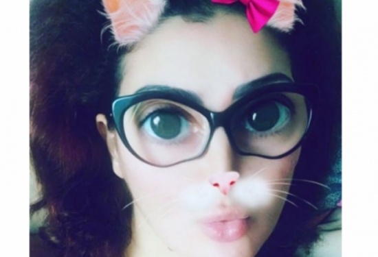 خمّنوا من هذه النجمة العربية.. هل استطعتم أن تتعرفوا عليها؟