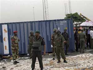 السلطات النيجيرية تتهم إيران بالضلوع في تهريب حاويات أسلحة