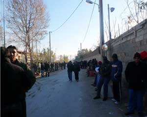 تعليق إرجاع طالبي اللجوء لليونان