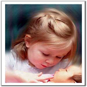  حتى لا يغار من المولود الجديد.. أشركي طفلك في المسئولية