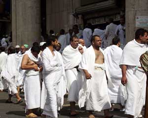 الحجاج يتوجهون لمنى بيوم التروية