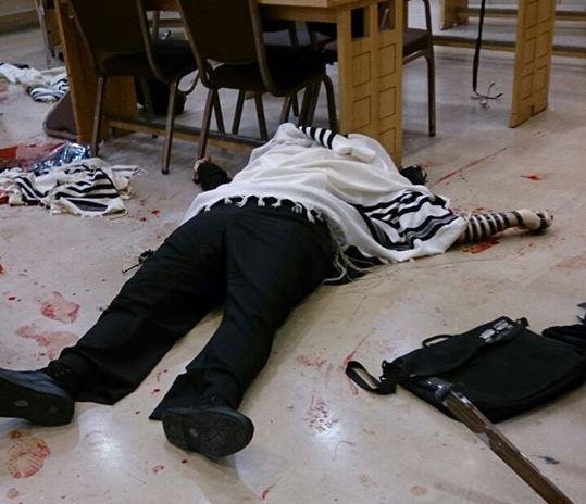 بالصور والفيديو : استشهاد فلسطينيين قتلا 5 إسرائيليين في كنيس يهودي بالصور والفيديو : استشهاد فلسطينيين قتلا 5 إسرائيليين في كنيس يهودي