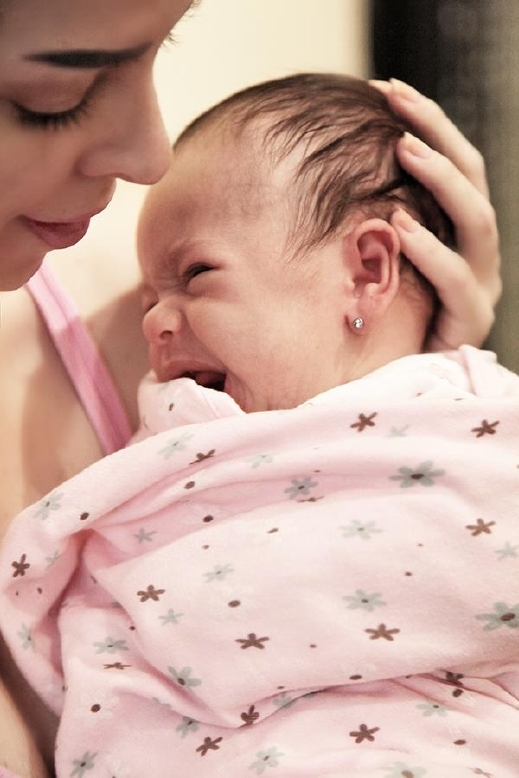 بالصورة: ديانا كرزون تستمتع بصباحها مع طفلة رائعة