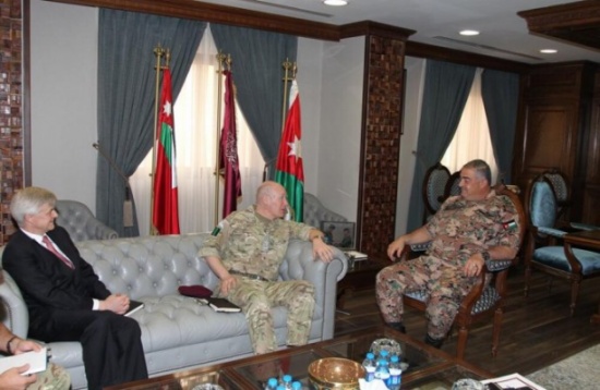 فريحات يستقبل وفداً عسكرياً بريطانياً