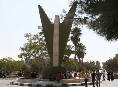حملة طبية تثقيفية لطلبة "اليرموك " حملة طبية تثقيفية لطلبة "اليرموك "