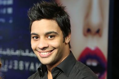 منتج "عالمي" يستغل نجم "أراب أيدول" أحمد جمال ويحوّله إلى أضحوكة منتج "عالمي" يستغل نجم "أراب أيدول" أحمد جمال ويحوّله إلى أضحوكة