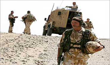 رئيس أركان الجيش البريطاني : الغرب لا يمكنه هزيمة " الإسلام المسلح " ولا " القاعدة " 