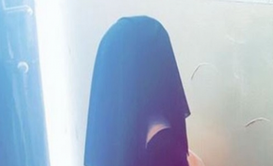 شاهد.. ملابس طالبة سعودية تثير ضجة وتشعل مواقع التواصل!