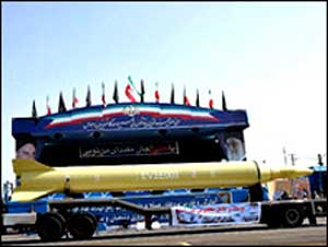 ايران تبدأ "اكبر" مناورات دفاع جوي قرب منشآتها النووية