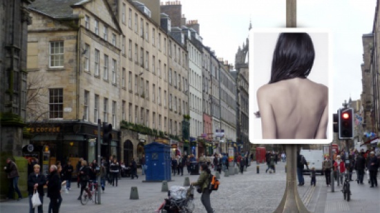 رجل ينشر صور زوجته العارية لخيانتها !! رجل ينشر صور زوجته العارية لخيانتها !!