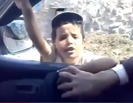 قصيدة طفل لوالده المسافر