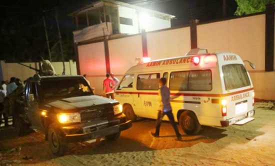 18 قتيلا على الاقل بالاعتداء على مطعم في مقديشو