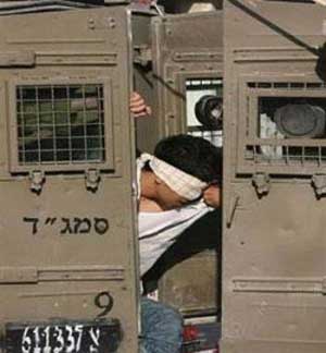 الاحتلال يعتقل 15 فلسطينيا في الضفة الغربية 