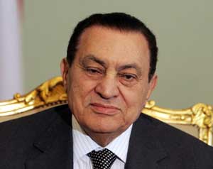 مبارك يستهل جولة خليجية