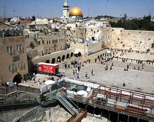 تحذير من خطط لتهويد الأقصى    