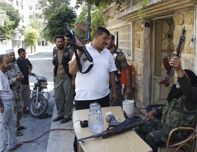 قصف واشتباكات وانتشار أمني في مختلف أنحاء سورية