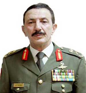 رئيس هيئة الأركان يلتقي السفيرة الباكستانية بعمان 