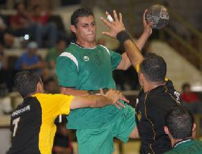 الأهلي يدين أحداث شغب دوري ناشئي اليد 