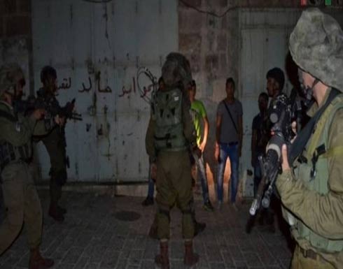 الضفة الغربية: الجيش الإسرائيلي يعتقل 43 فلسطينياً الضفة الغربية: الجيش الإسرائيلي يعتقل 43 فلسطينياً