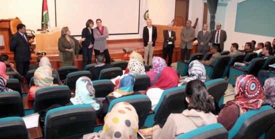 ورشة عمل في البلقاء التطببيقية حول ثقافة السلام ومحاربة العنف