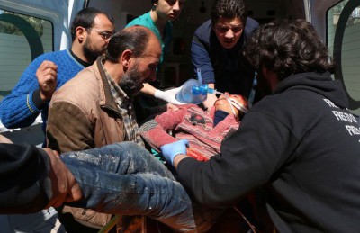 طبيبان سوريان يطلبان مساعدة روسيا لادخال ادوية الى دوما