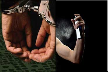 التحقيق مع عامل تنظيفات بسبب وضعه عطرا على ملابسه ! التحقيق مع عامل تنظيفات بسبب وضعه عطرا على ملابسه !