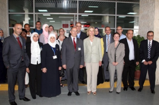 وفد من الكونجرس الأمريكي يزور مستشفى الجامعة الأردنية