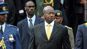 موسيفيني.. أول رئيس دولة يزور الصومال