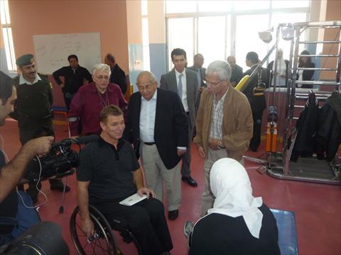 الأمير رعد يستقبل البطل الأولمبي الكندي ريك هانسين 