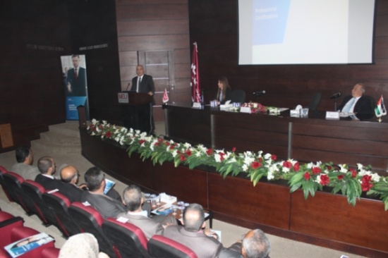 " الشرق الأوسط " تطلع طلبتها على أهمية الشهادات المهنية في سوق العمل