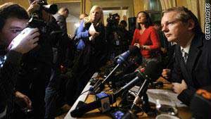 مؤسس "ويكيليكس" بقائمة أكثر المطلوبين للانتربول