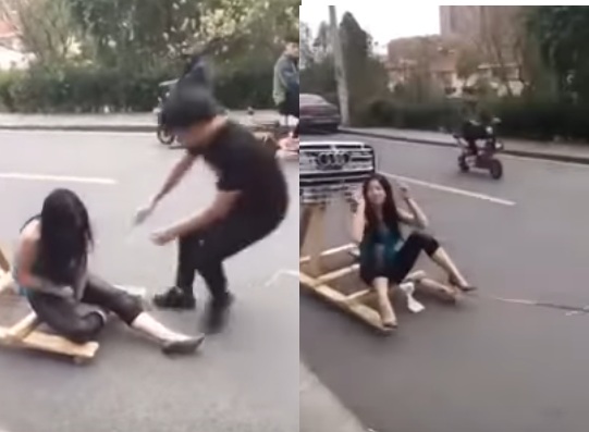 فيديو| موقف محرج لفتاة حسناء بسبب ما فعله صديقها معها!