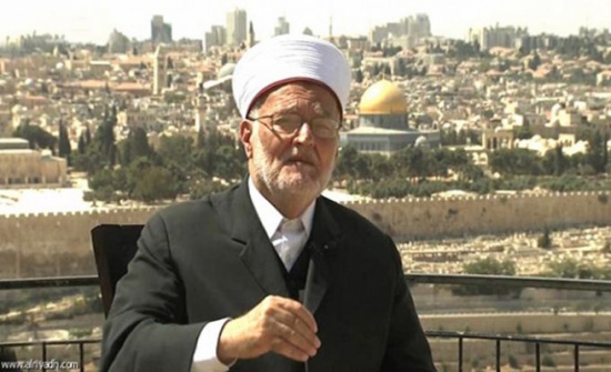 إصابة عكرمة صبري في مواجهات بمحيط "الأقصى"