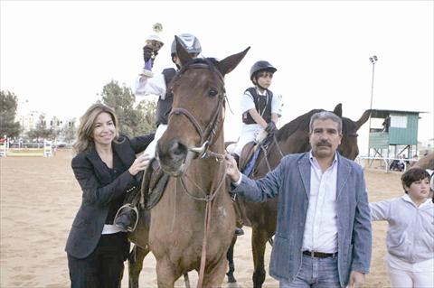 الأميرة غيداء طلال تتوج فرسان الجولة الختامية للقفز عن الحواجز 