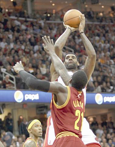 "جيمس" يقسو على فريقه السابق‏ في الدوري الاميركي لكرة السلة