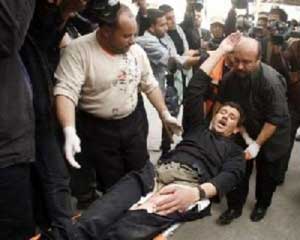 اصابة شاب فلسطيني برصاص الاحتلال شرق دير البلح بغزة