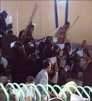 قضاء مصر يبطل انتخابات عشرات الدوائر   